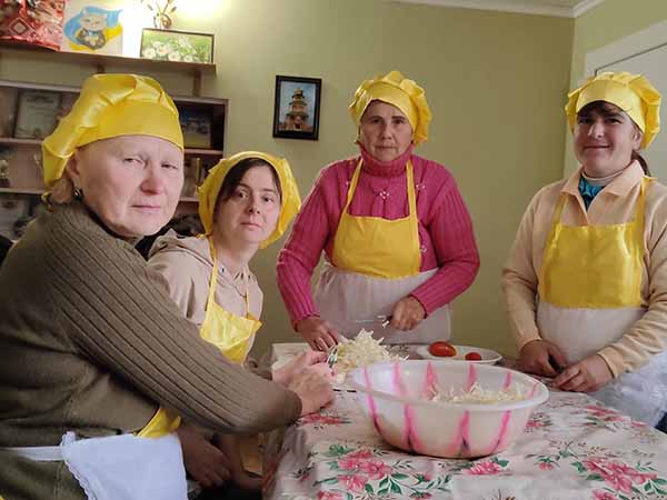 «Смачне життя починається тут»: у Балтській організації людей з інвалідністю відбувся кулінарний майстер-клас до Всесвітнього дня здорового харчування